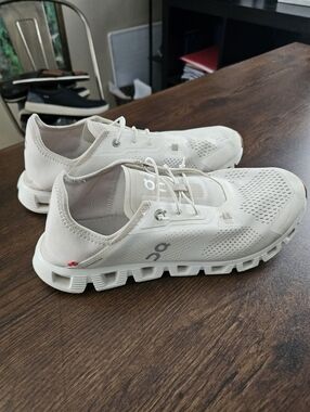 On Cloud Slip On White Running Sneakers